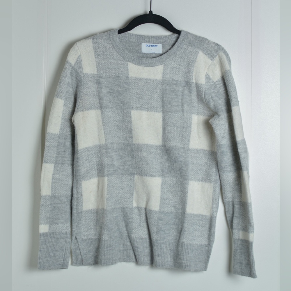 Old Navy Gray and Ivory Checkered Sweater